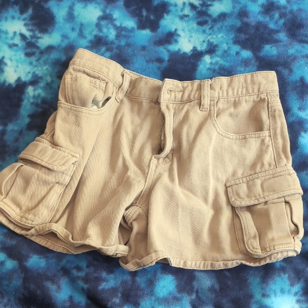 Short cargo shorts